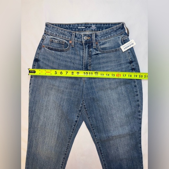 Old Navy NWT Size 6 Medium Wash High Rise OG Curvy Straight Leg Jeans - Picture 4 of 12